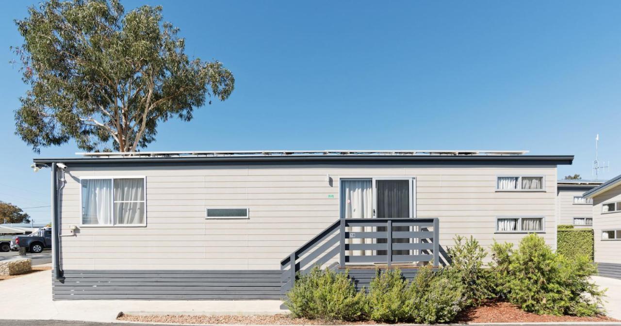 Crestview Tourist Park Hotel Queanbeyan Exterior foto