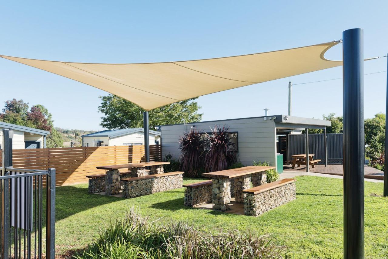 Crestview Tourist Park Hotel Queanbeyan Exterior foto