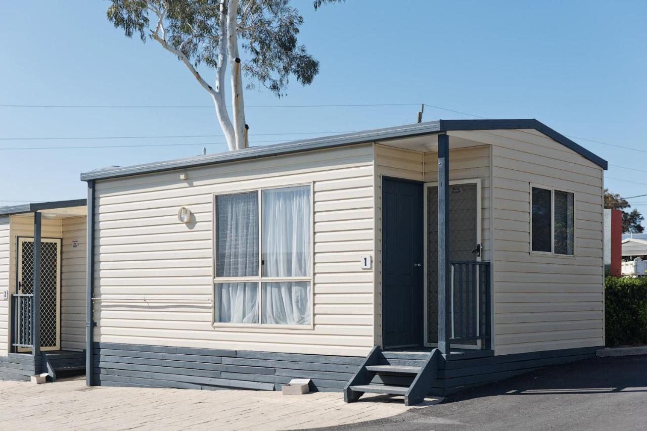 Crestview Tourist Park Hotel Queanbeyan Exterior foto
