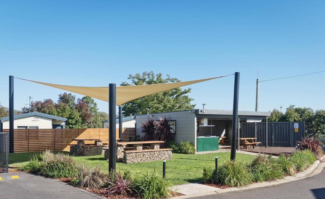 Crestview Tourist Park Hotel Queanbeyan Exterior foto